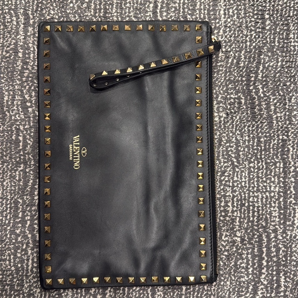 Valentino Garavani Rockstud Clutch